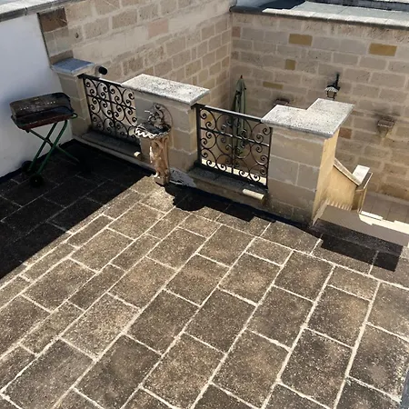 La Maruggina Nyaraló